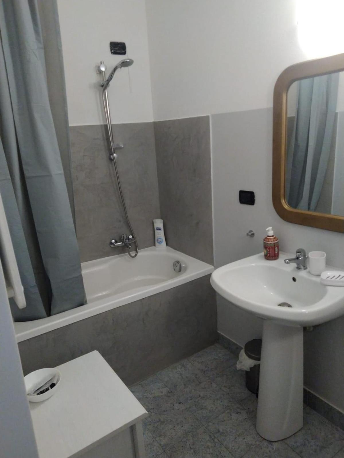 Come A Casa Apartment Генуя Экстерьер фото